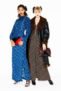 19-Miu-Miu-Pre-Fall-18.thumb.jpg.7c78210c3ebd0045b3173bd44f37f195.jpg