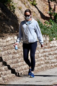       jen290620BZNimage107.jpg