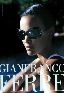 1924237010_Demarchelier_Gianfranco_Ferr_Spring_Summer_2005_05.thumb.png.731aee063d9158811525f23247281d58.png