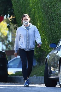       jen290620BZNimage147.jpg