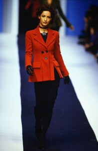 2028094058_karl-lagerfeld-fw-1992(1).thumb.jpg.78be23acdcaff9387367e9a30f78a3f7.jpg