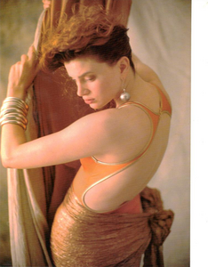 2091207147_dOrazio_Vogue_Italia_May_1987_05.thumb.png.93ee2af00e45e9fc407279c64b688b74.png