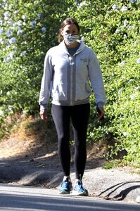       jen290620BZNimage126.jpg