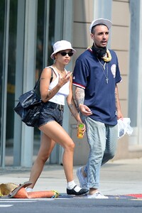       zoe260620BZNimage109.jpg
