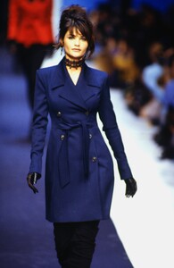 212367773_karl-lagerfeld-fw-1992(13).thumb.jpg.7a15f1e45c99db5278087504bb5e4f5d.jpg