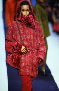 2146105202_karl-lagerfeld-fw-1992(8).thumb.jpg.ce80acc8b2ca33768a4ae810146deaab.jpg