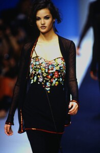 214814368_karl-lagerfeld-fw-1992(7).thumb.jpg.83c3e86f67d3b7c1ab4d75f95f646839.jpg