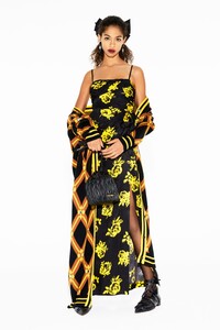22-Miu-Miu-Pre-Fall-18.thumb.jpg.7e9c6b76cc366e1918d53ef57211a1bb.jpg