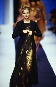 230351163_karl-lagerfeld-fw-1992(9).thumb.jpg.a4d769198f05fe5421bbdebb2314ce01.jpg