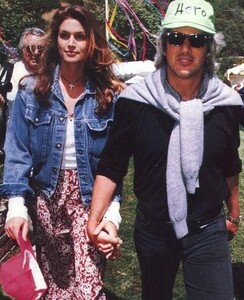 3278617c844e149c0c3ad83698ecf880-celebrity-couples-cindy-crawford-and-richard-gere.jpg