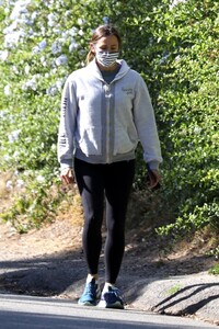       jen290620BZNimage129.jpg