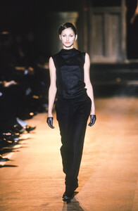 43547496_CostumeNational1998WomenRTW85.thumb.jpg.1c3515d6b3555648cb218c8725acdcc9.jpg