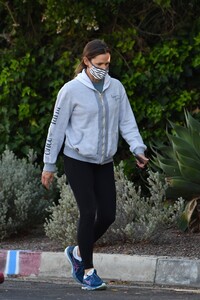       jen290620BZNimage146.jpg