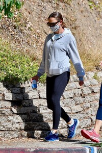       jen290620BZNimage104.jpg