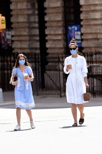       hol130620BZNimage50.jpg