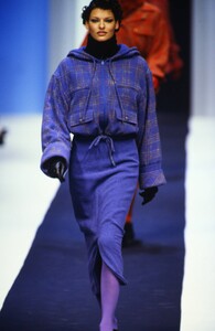 496948103_karl-lagerfeld-fw-1992(3).thumb.jpg.4a7fb239420467061ae5df6309b1abca.jpg