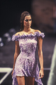 52714315_AntonioBerardi1998WomenRTW123.thumb.jpg.172b3bbfad78689872d8cbcfd95c36c9.jpg