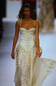 564626120_valentino-ss-1994(13).thumb.jpg.da3437ef96c3953cb0df0b14d74901c2.jpg