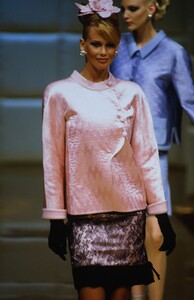 570780077_valentino-hc-fw-1995(8).thumb.jpg.c05241c47d7e74fa1d5ef53b5a80faf5.jpg