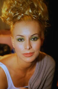 588714465_todd-oldham-backstage(4).thumb.jpg.9fd651ee6cf30db4919a1fa58bf2b69d.jpg