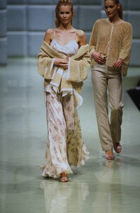 612505553_valentino-hc-spring-1996(7).thumb.jpg.58368c0d8d7e56f16283155e5774f339.jpg