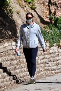       jen290620BZNimage108.jpg