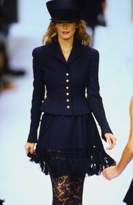 646123553_valentino-ss-1994(5).thumb.jpg.5ca7191882c93ce1516f435b8e3730b6.jpg