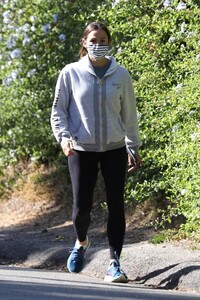       jen290620BZNimage135.jpg