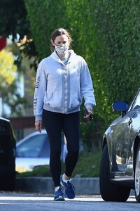       jen290620BZNimage144.jpg