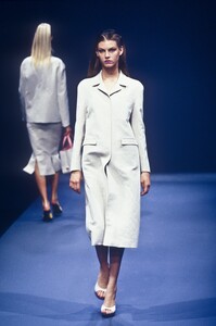 666830446_Prada1998WomenRTW81.thumb.jpg.314f0fa9e448aaca1e5414988d908334.jpg