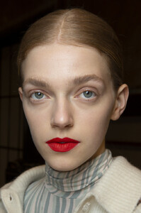 762193608_OscardelaRentaFall2020BackstageAFLjhqCeVvJx.thumb.jpg.a05ff16f1fb1f42232e3e020c6010530.jpg