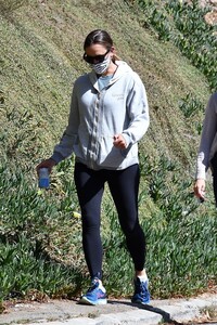       jen290620BZNimage119.jpg
