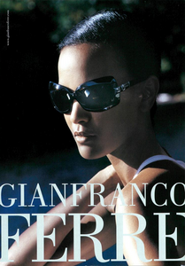 820900776_Demarchelier_Gianfranco_Ferr_Spring_Summer_2005_05.thumb.png.46af08f152c7f40b7cae90528bba3be1.png