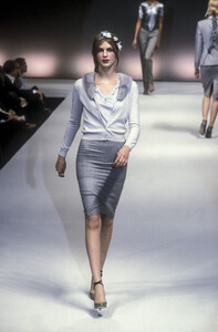 823776140_Blumarine1998WomenRTW17.thumb.jpg.1b7a0de40e70a6d40ecad7ad94d0e47a.jpg