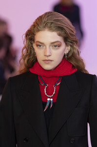 839699517_ChloeFall2019DetailsspmFEu3Hhkhx.thumb.jpg.440c7acffc506a8b0bae606196c4b1bd.jpg