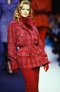 84455128_karl-lagerfeld-fw-1992(1).thumb.jpg.6d885513cf407bd9c0829963716f944c.jpg