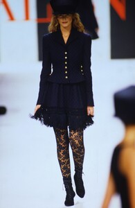 863454348_valentino-ss-1994(4).thumb.jpg.ece35d241d75c8dee5085d82dea0532c.jpg