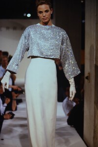 914918508_perry-ellis-fall-1990(5).thumb.jpg.c9ffb24b7ca26f79fc09eeea10d23b14.jpg