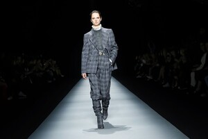 Alberta-Ferretti-RTW-FW20-Milan-0703-1582130082.thumb.jpg.73764090aa581f047f95321a4fd256c1.jpg