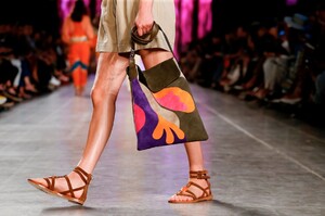 Alberta-Ferretti-RTW-SS20-Milan-1519-1568838859.thumb.jpg.d10e689ce64cbc6e135bc918220a884c.jpg