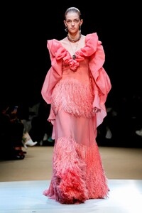 Alexander-McQueen-RTW-FW18-Paris-1190-1520278442.thumb.jpg.f3a835b100a00f7db858ee14ba230bb4.jpg
