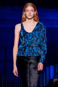 Atlein-RTW-FW19-Paris-9243-1551349566.thumb.jpg.38182f39288dc25f047be30156ff00b2.jpg