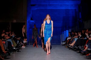 Atlein-RTW-FW19-Paris-9360-1551349916.thumb.jpg.f62453aedd481888324fedd01b05e434.jpg