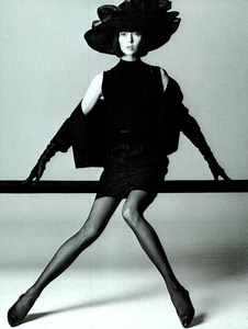 Bailey_Vogue_Italia_February_1987_02_07.thumb.png.b452250b842d52c90f8b22f95bd81330.png