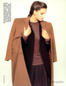 Balletti_Vogue_Italia_September_1987_01_08.thumb.png.1532aeadce8746b049f15783f5c552a0.png