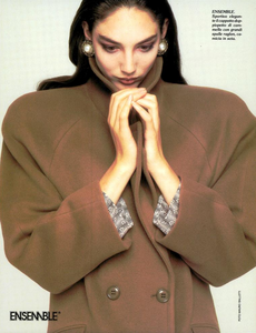 Balletti_Vogue_Italia_September_1987_01_09.thumb.png.49076a49197278f42a6f383e4c3cc392.png
