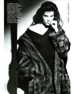 Barbieri_Vogue_Italia_September_1987_01_06.thumb.png.3045982e07c6a47e1e42b2466aef5ef6.png