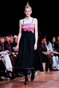 Beautiful-People-RTW-SS20-Paris-3182-1569859628.thumb.jpg.6662d451b4cc2511c7fdc3b087bf1567.jpg