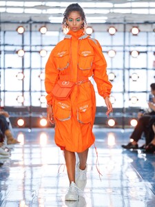 Byblos-Men-Women-RTW-SS19-Milan-1625-1537351674.thumb.jpg.88aed23d2d28b9794479202a0f2b2bc6.jpg