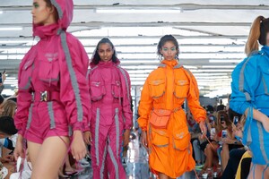 Byblos-Men-Women-RTW-SS19-Milan-1836-1537353074.thumb.jpg.eefb9f040d3787f47c95919abd536ed8.jpg